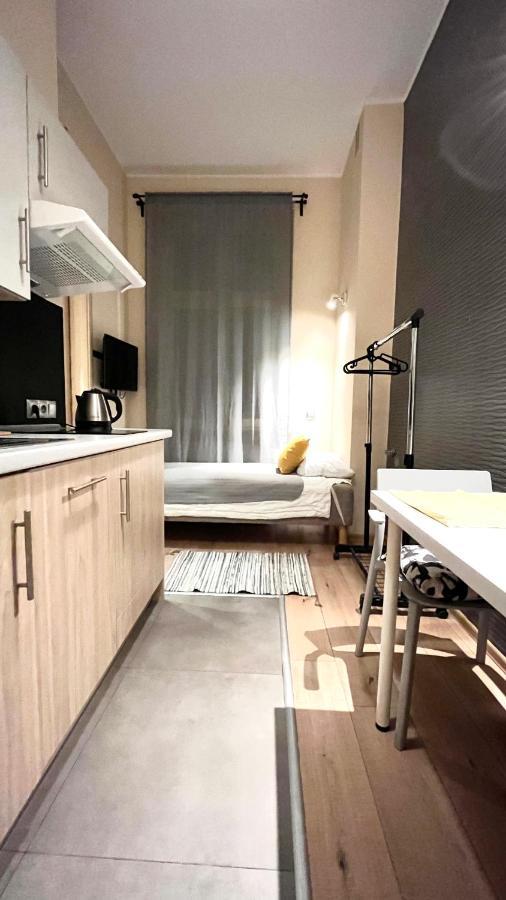 Single In Center Apartament